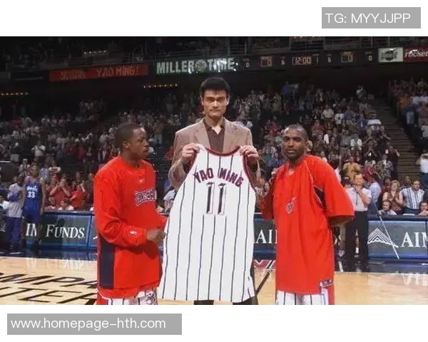 2017年上海男篮与火箭队激战回顾：一场精彩的篮球盛宴与对抗之战