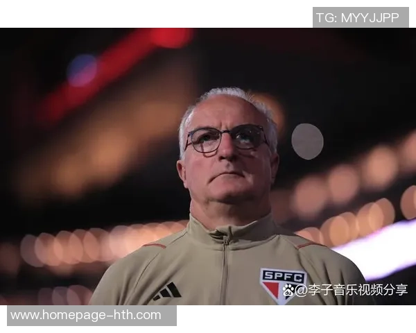 卢卡库的足球之路：从天才少年到世界级前锋的传奇旅程